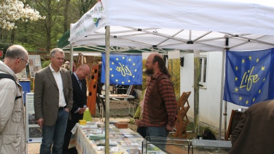 NRW-Umweltminister am LIFE+ Informationsstand
